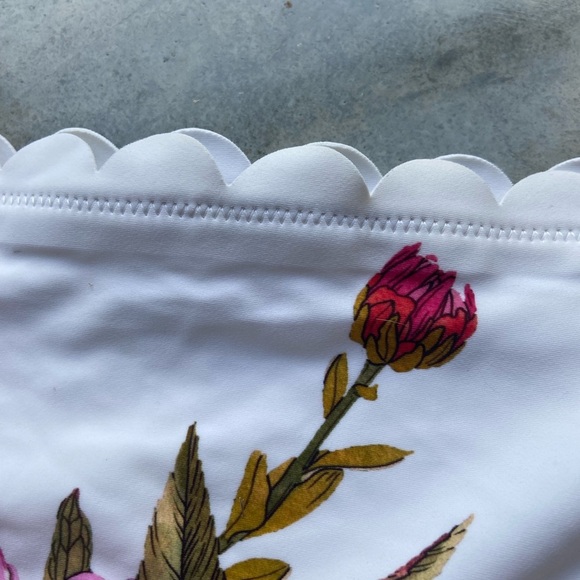 Women’s Cupshe XS Floral Bathing Suit Bottoms - Picture 4 of 6